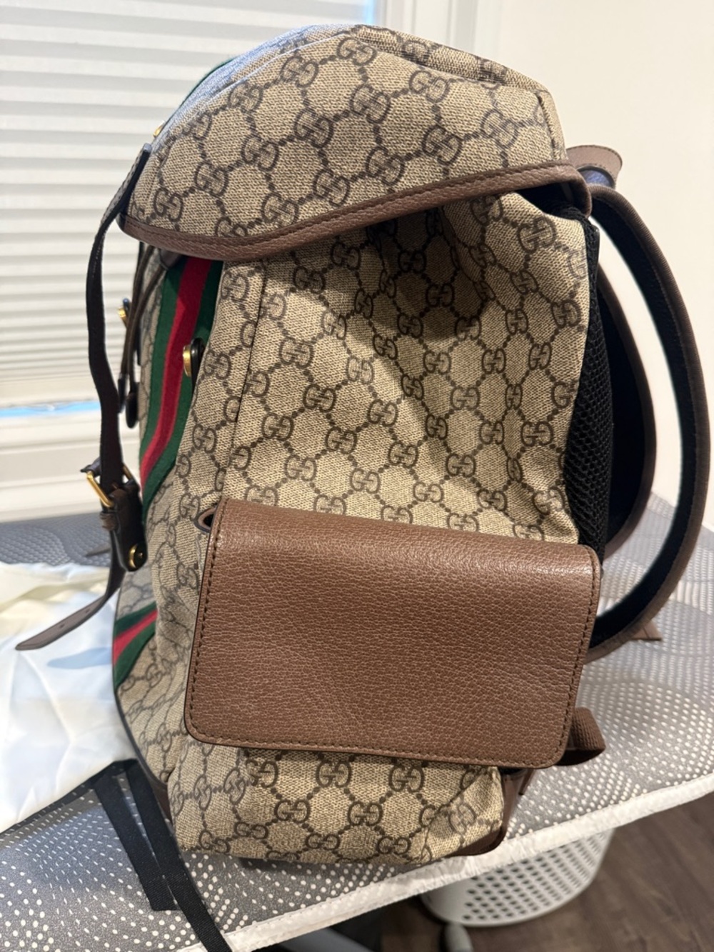 Gucci Beige GG Canvas Backpack with Green and Red Web - Picture 2 of 5